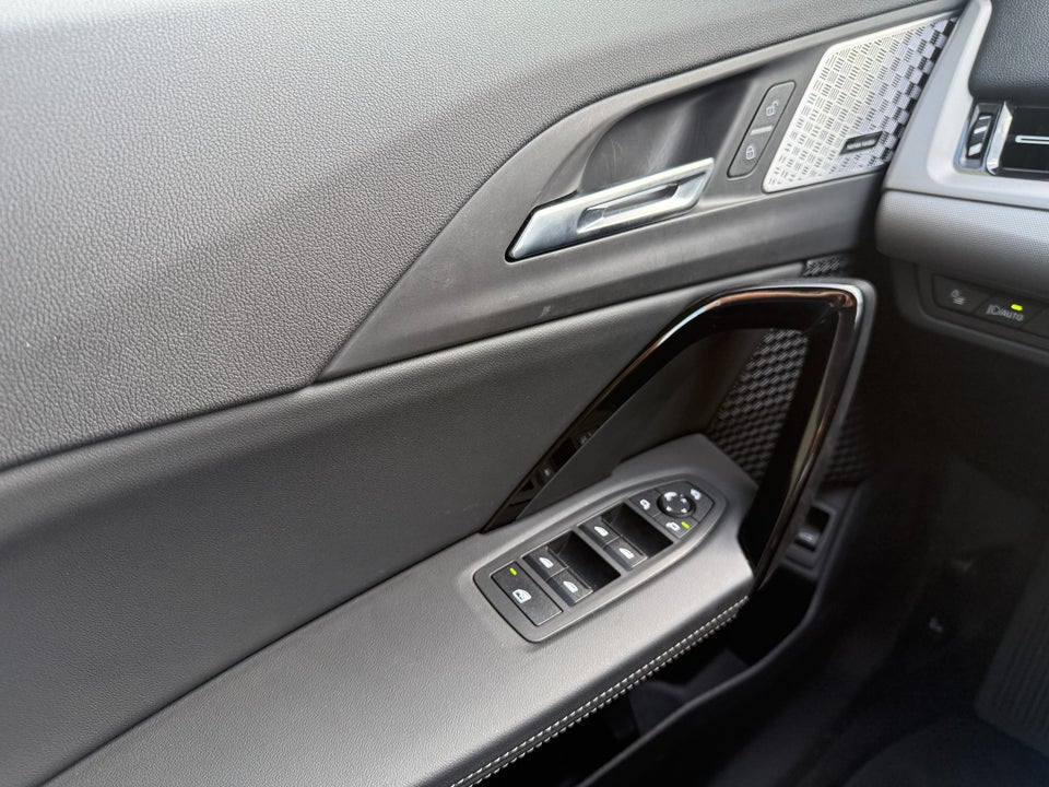 BMW iX1 eDrive20 X-Line 5d