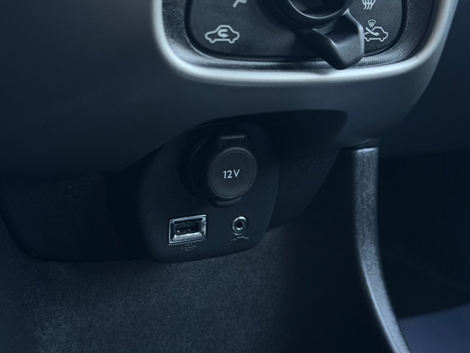 Toyota Aygo 1,0 VVT-i x-play x-shift 5d