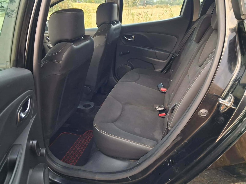 Renault Clio IV 1,2 16V Expression 5d