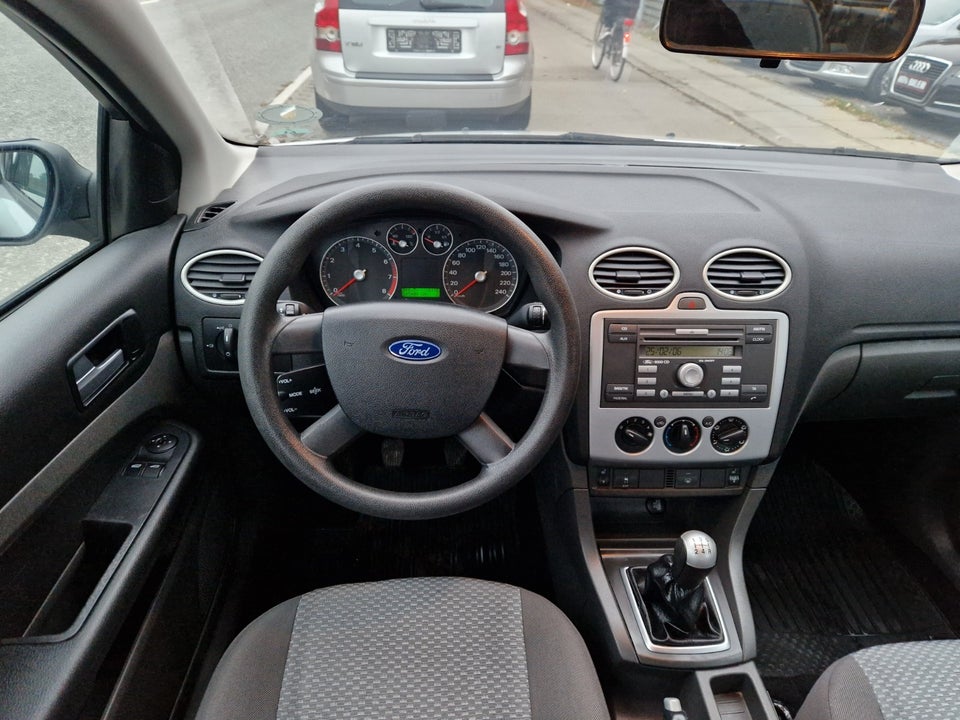 Ford Focus 1,6 Trend 100 5d