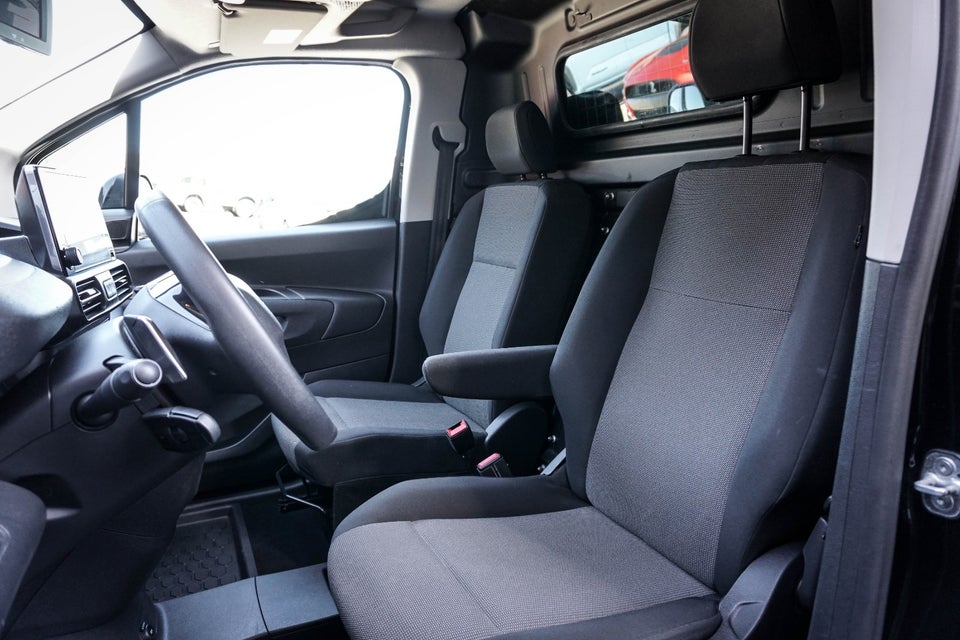Peugeot Partner 1,5 BlueHDi 130 L2V2 Plus EAT8 Van