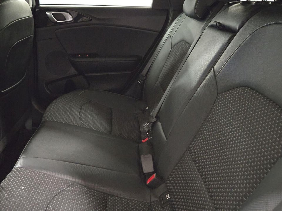 Kia Ceed 1,6 PHEV Prestige SW DCT 5d