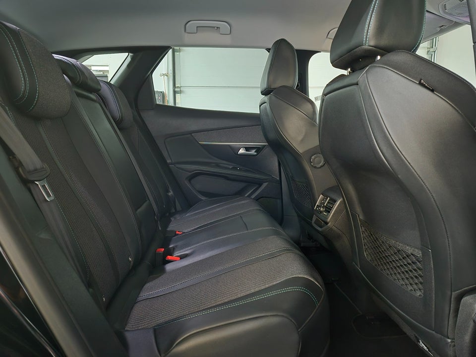 Peugeot 3008 1,6 Hybrid Allure EAT8 5d