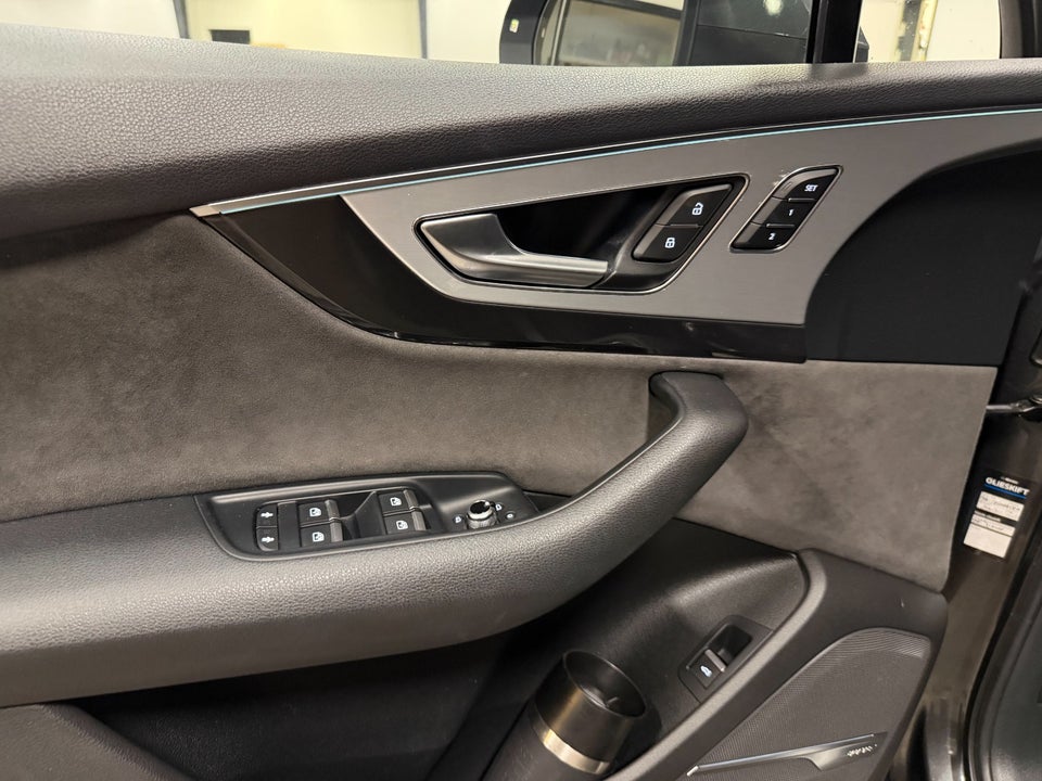 Audi Q7 3,0 TDi 272 S-line quattro Tiptr. 7prs 5d