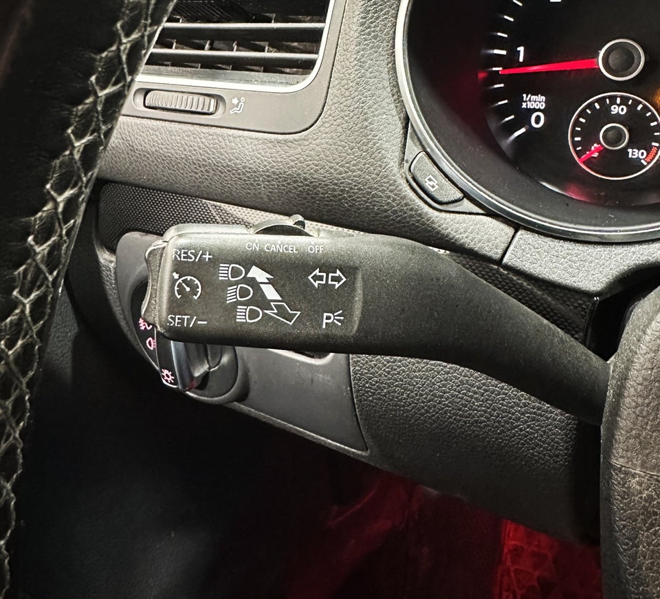 VW Golf VI 2,0 TDi 110 Comfortline 5d