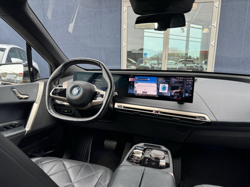 BMW iX xDrive40 Supercharged 5d