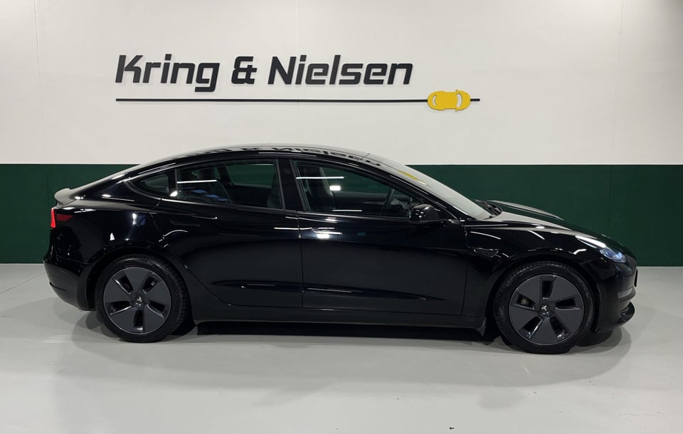 Tesla Model 3 Long Range AWD 4d