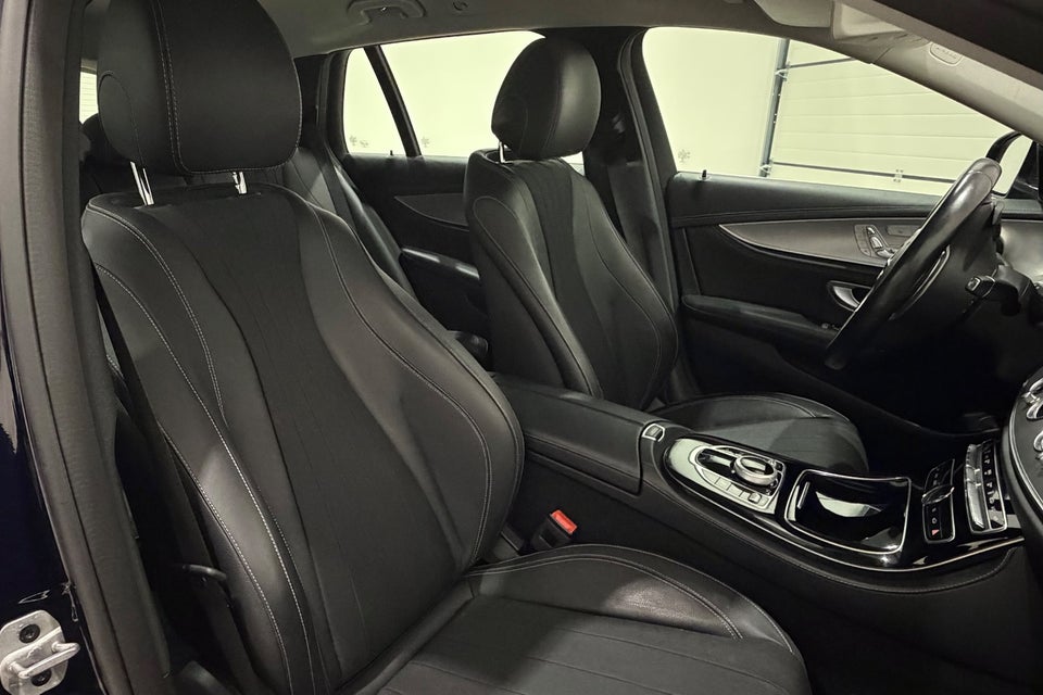 Mercedes E300 de 2,0 Luxury stc. aut. 5d