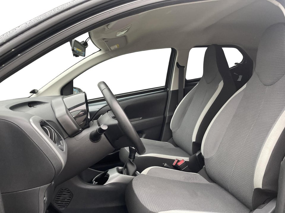 Toyota Aygo 1,0 VVT-i x-press 5d