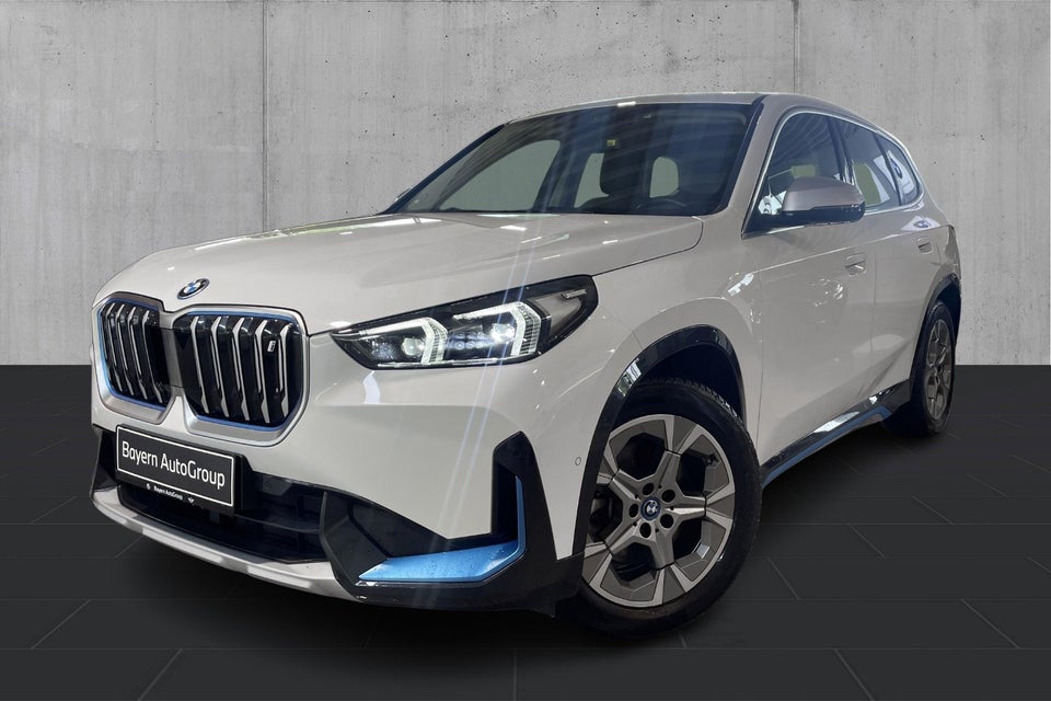 BMW iX1 xDrive30 X-Line 5d