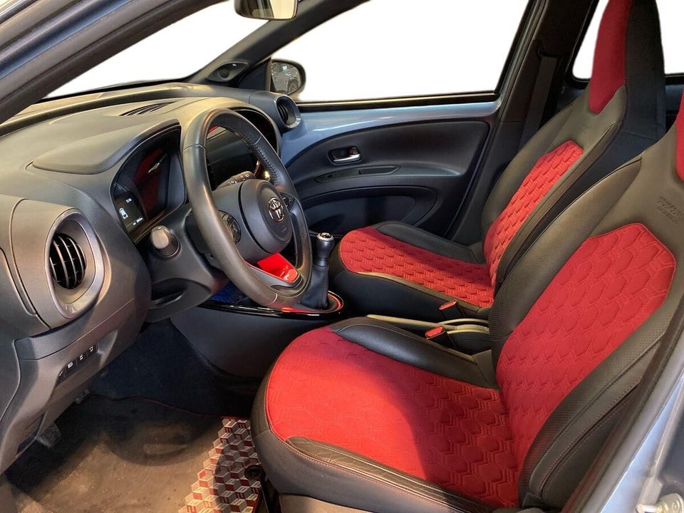 Toyota Aygo X 1,0 Undercover 5d