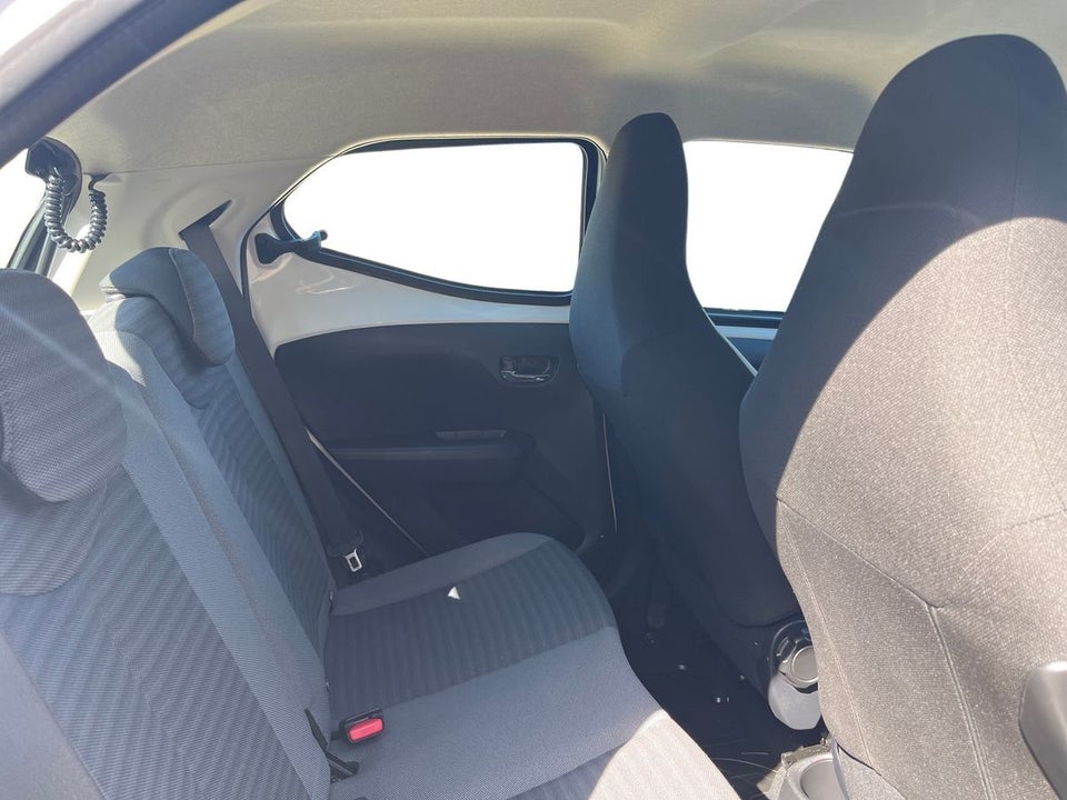 Toyota Aygo 1,0 VVT-i x-plore 5d