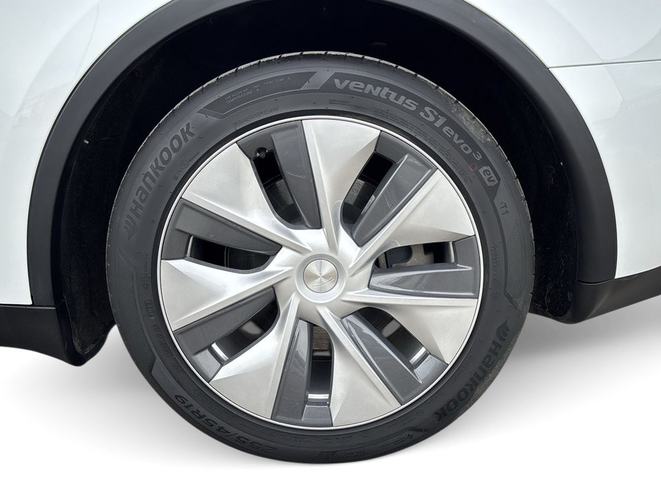 Tesla Model Y RWD 5d