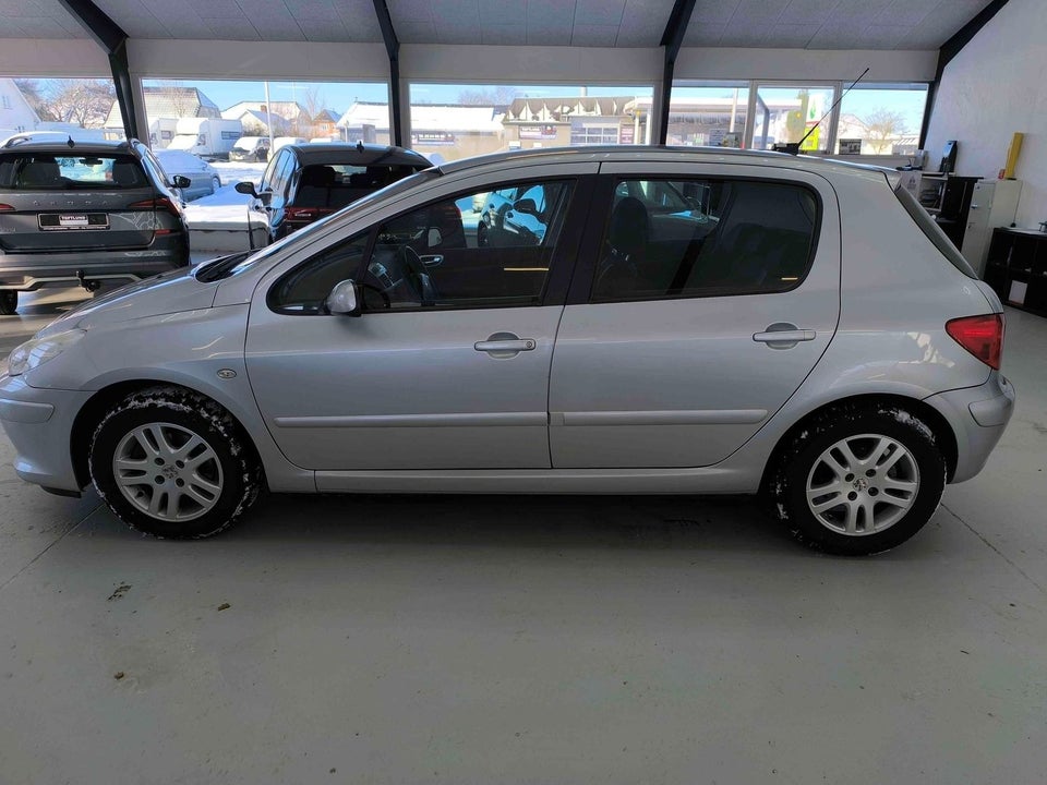 Peugeot 307 1,6 Edition aut. 5d