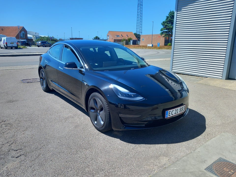 Tesla Model 3 Long Range AWD 4d