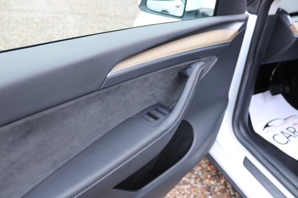 Tesla Model Y RWD 5d