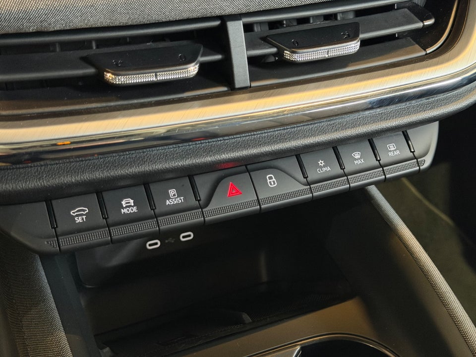 Skoda Enyaq 80 iV Plus Loft 5d