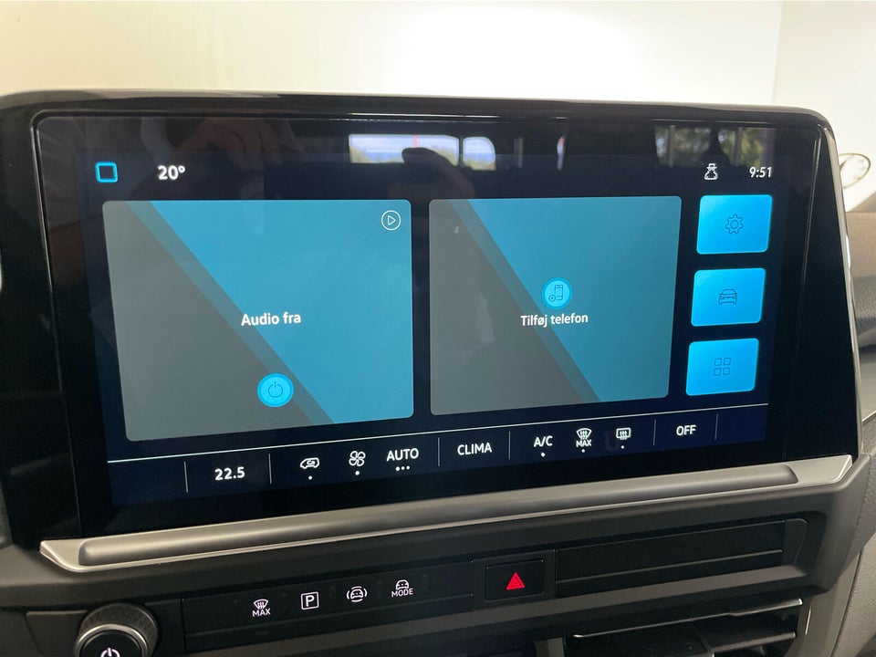 VW e-Caravelle 64 Life SWB