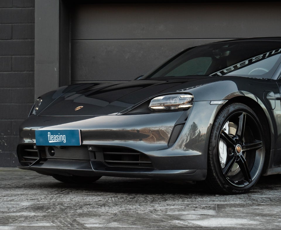 Porsche Taycan Turbo Performance+ 4d
