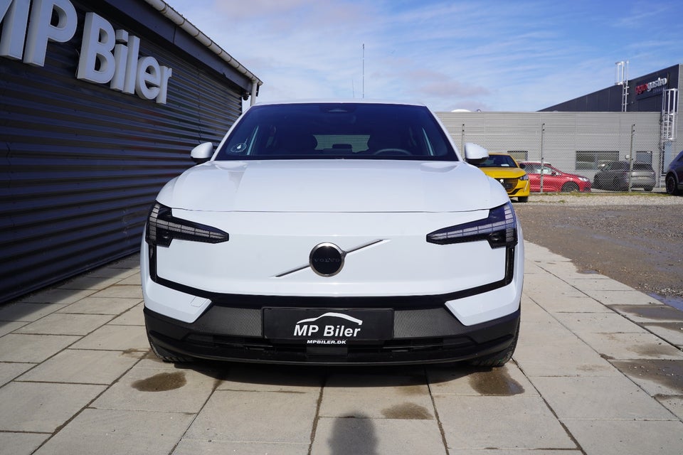 Volvo EX30 Extended Range Plus 5d