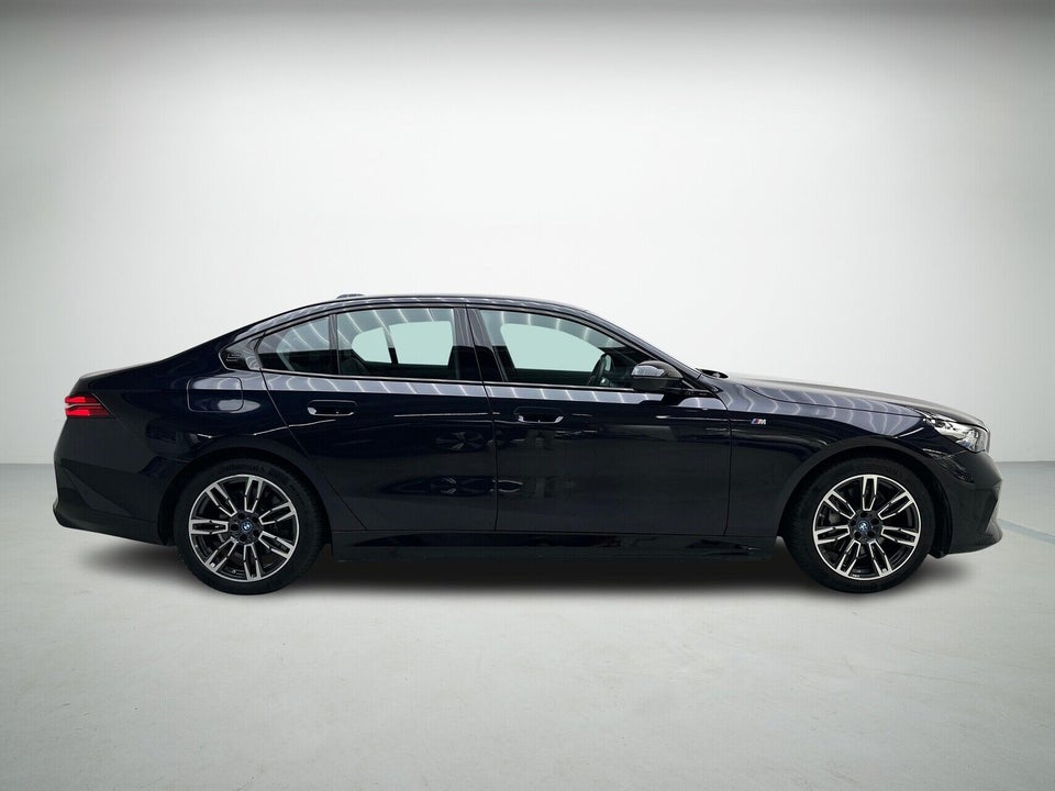 BMW i5 eDrive40 M-Sport 4d