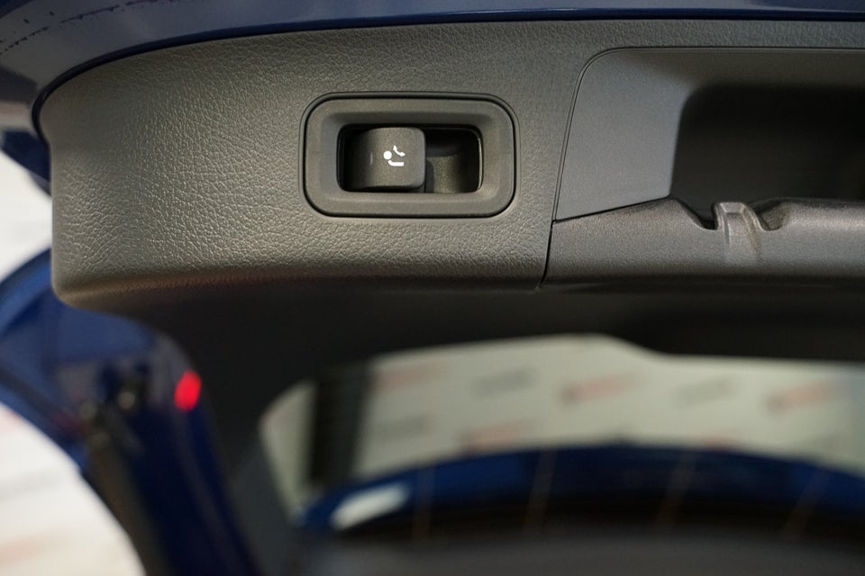 Mercedes EQA300 Progressive 4Matic 5d