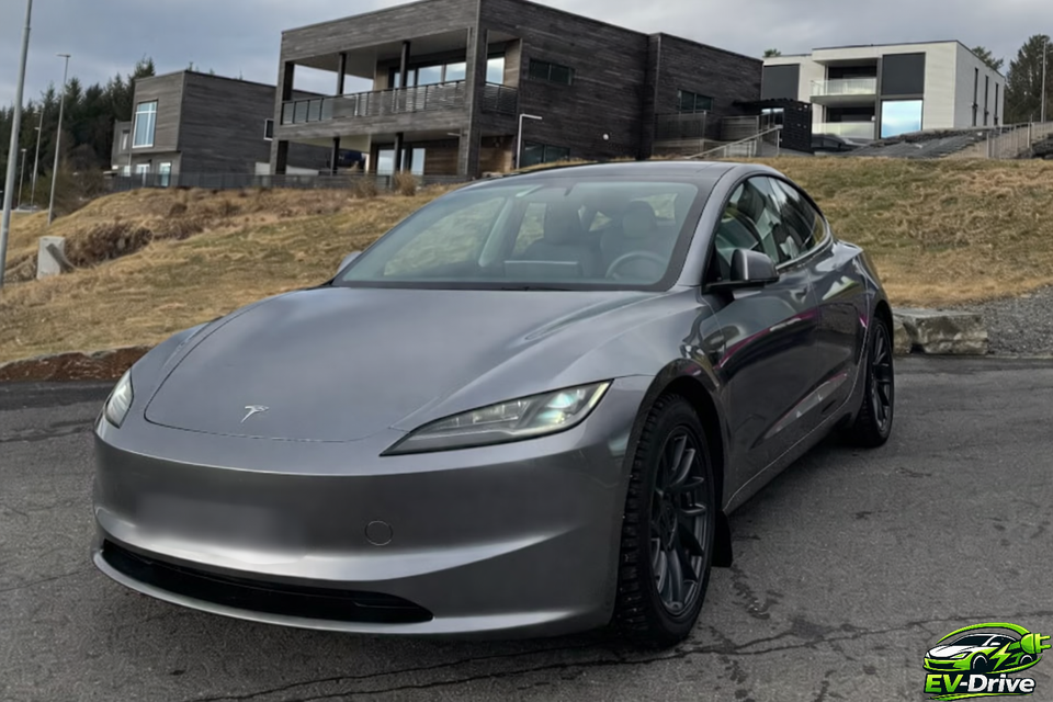 Tesla Model 3 RWD 4d