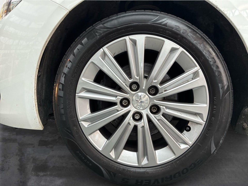 Peugeot 308 1,5 BlueHDi 130 Allure Pack SW EAT8 5d