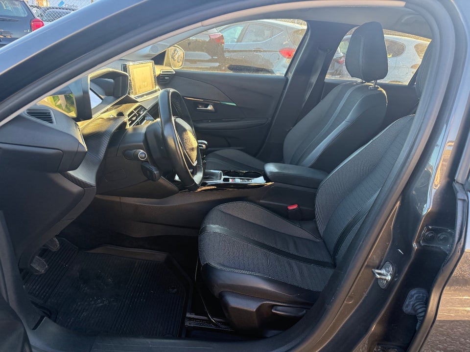 Peugeot 208 1,2 PureTech 100 Allure Sky Comfort 5d