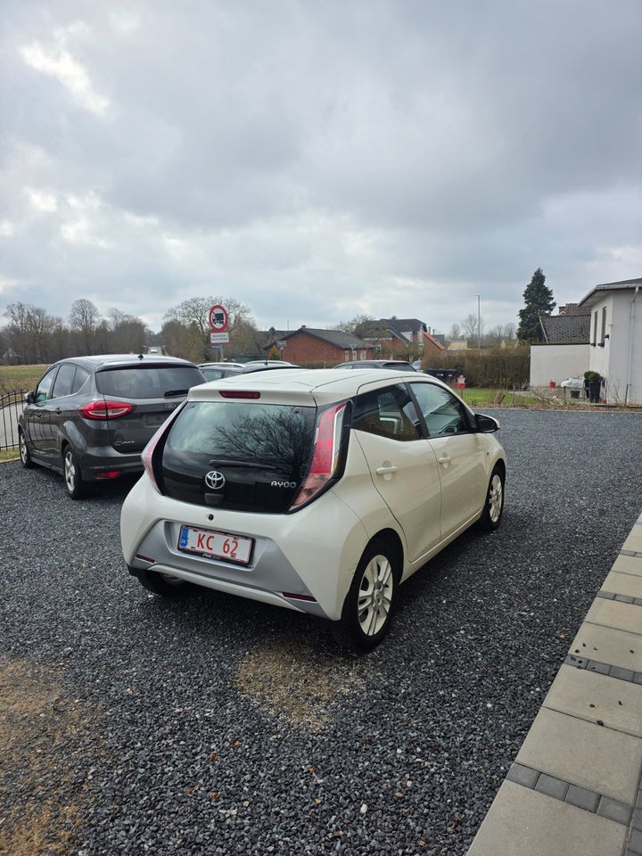 Toyota Aygo 1,0 VVT-i x-change 5d