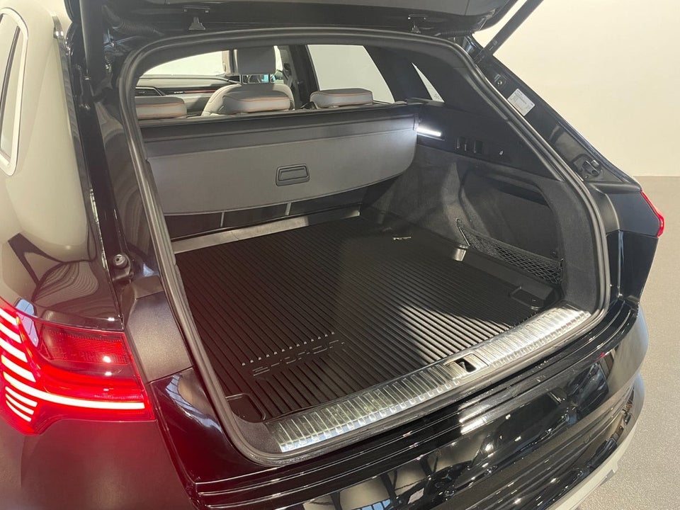 Audi e-tron 55 S-line quattro 5d