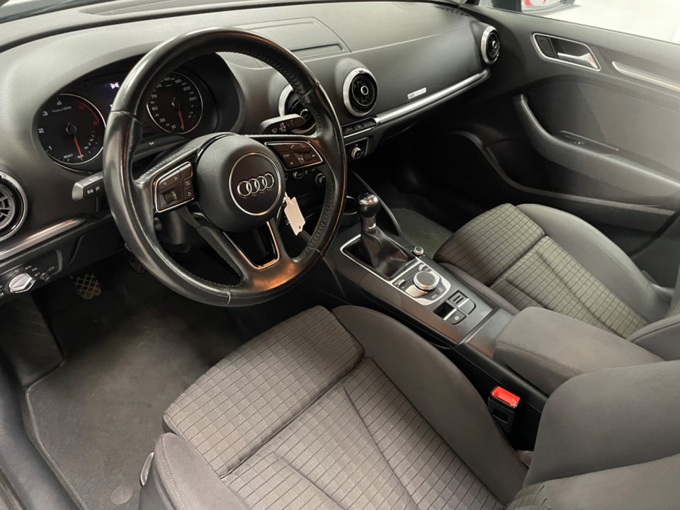 Audi A3 1,6 TDi 110 Sport Sportback 5d