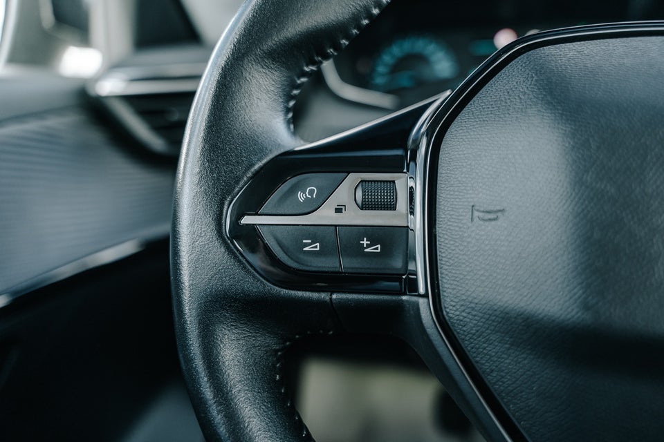 Peugeot e-208 50 Active 5d