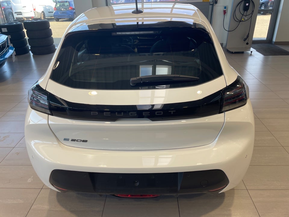 Peugeot e-208 50 Style 5d