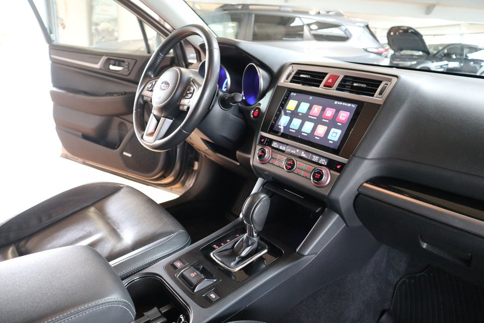 Subaru Outback 2,5 Summit CVT 5d