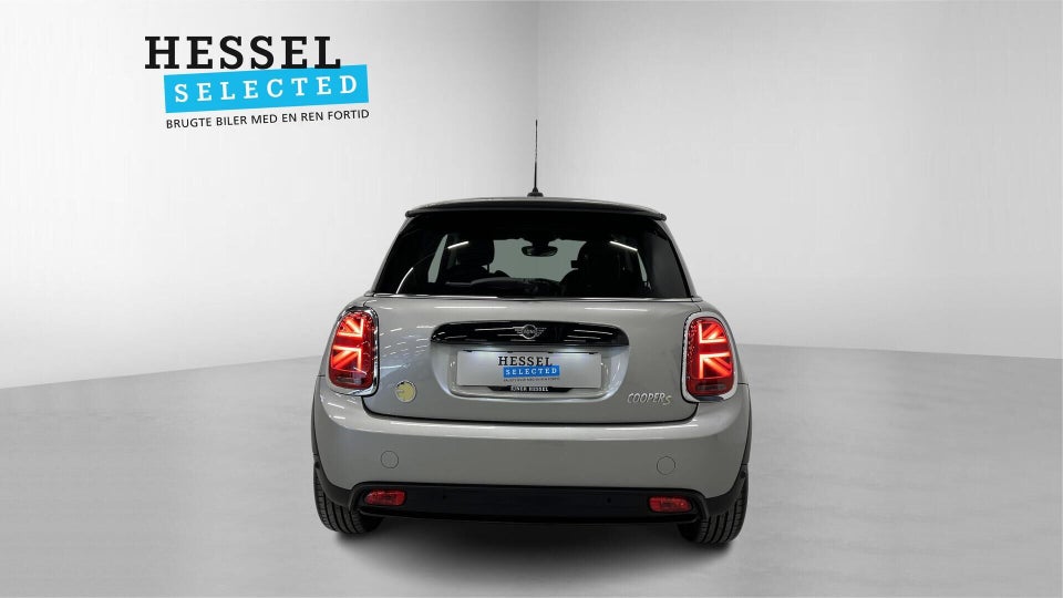 MINI Cooper SE Essential 3d