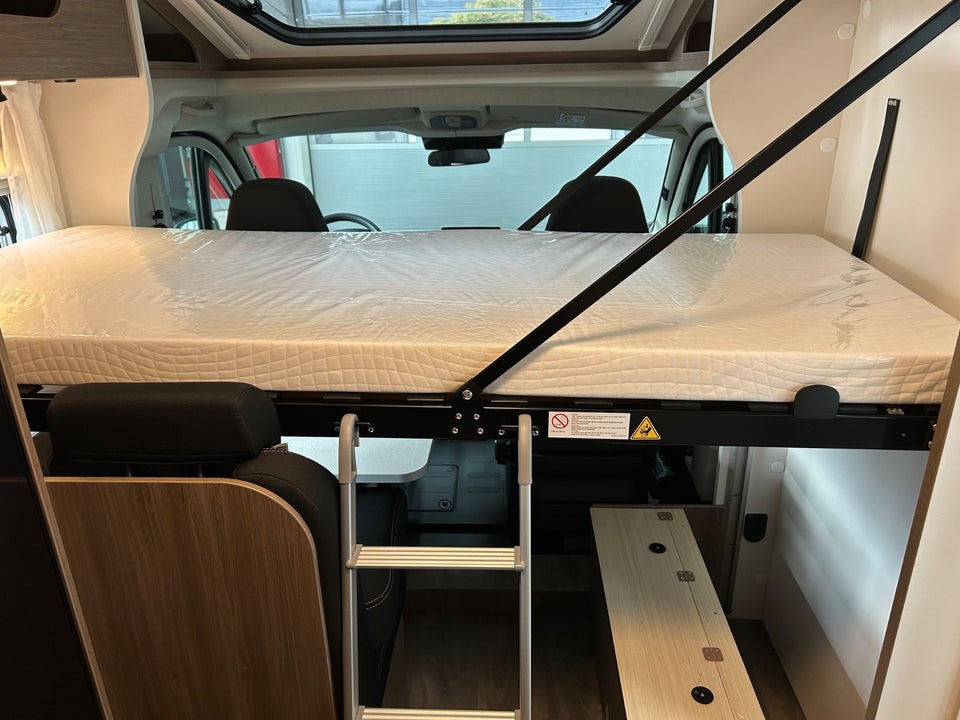 Carado V347 PRO+ 2,2 JTD 140 aut. 2d