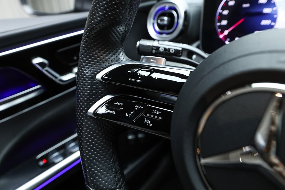 Mercedes C300 e 2,0 AMG Line stc. aut. 5d