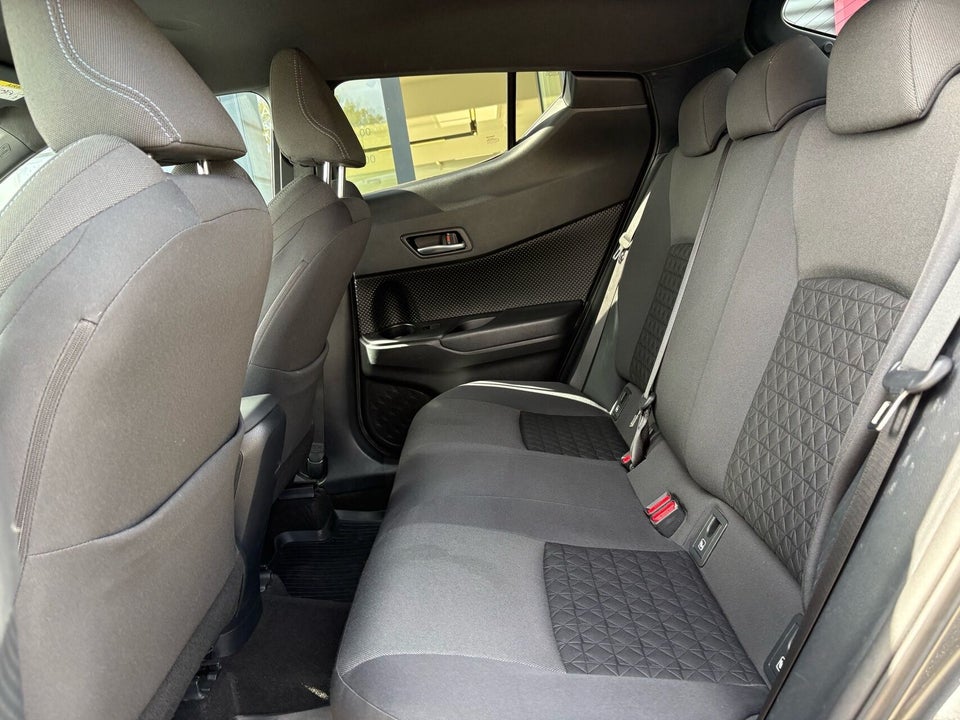 Toyota C-HR 2,0 Hybrid C-LUB Smart CVT 5d