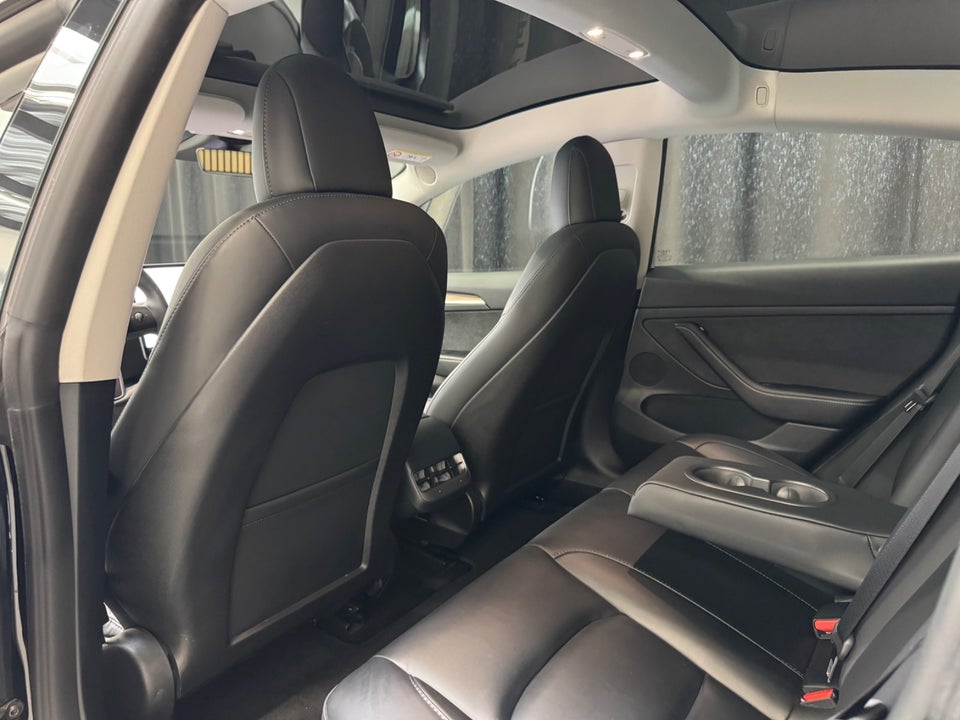 Tesla Model 3 Standard Range+ RWD 4d