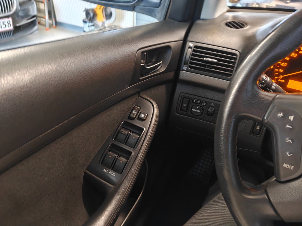 Toyota Avensis 1,8 VVT-i Sol stc. 5d