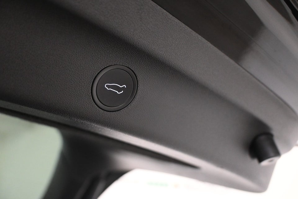 Tesla Model Y Long Range AWD 5d