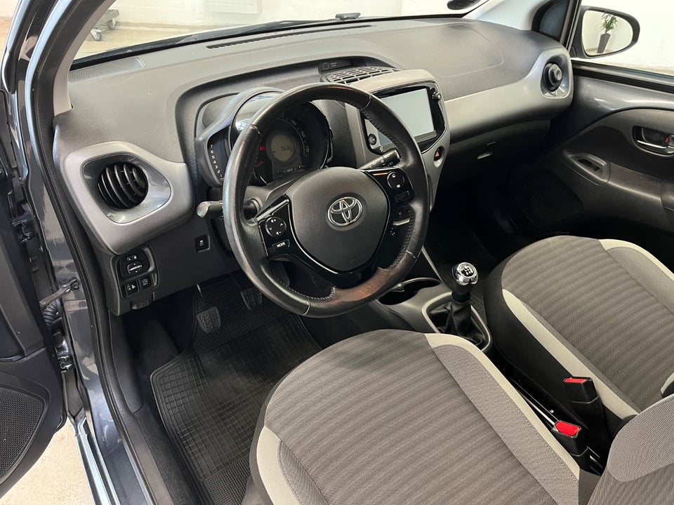 Toyota Aygo 1,0 VVT-i x-pression 5d