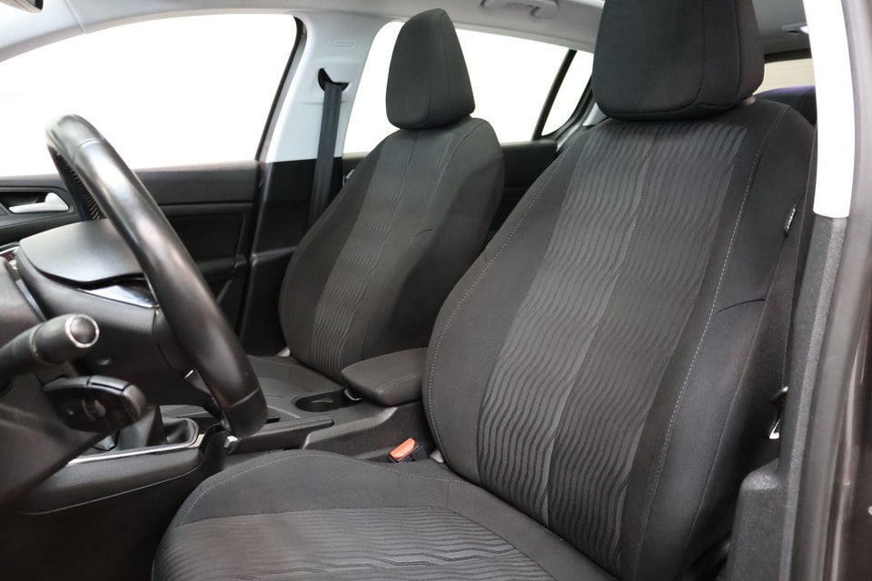 Peugeot 308 1,6 BlueHDi 120 Selection Sky 5d