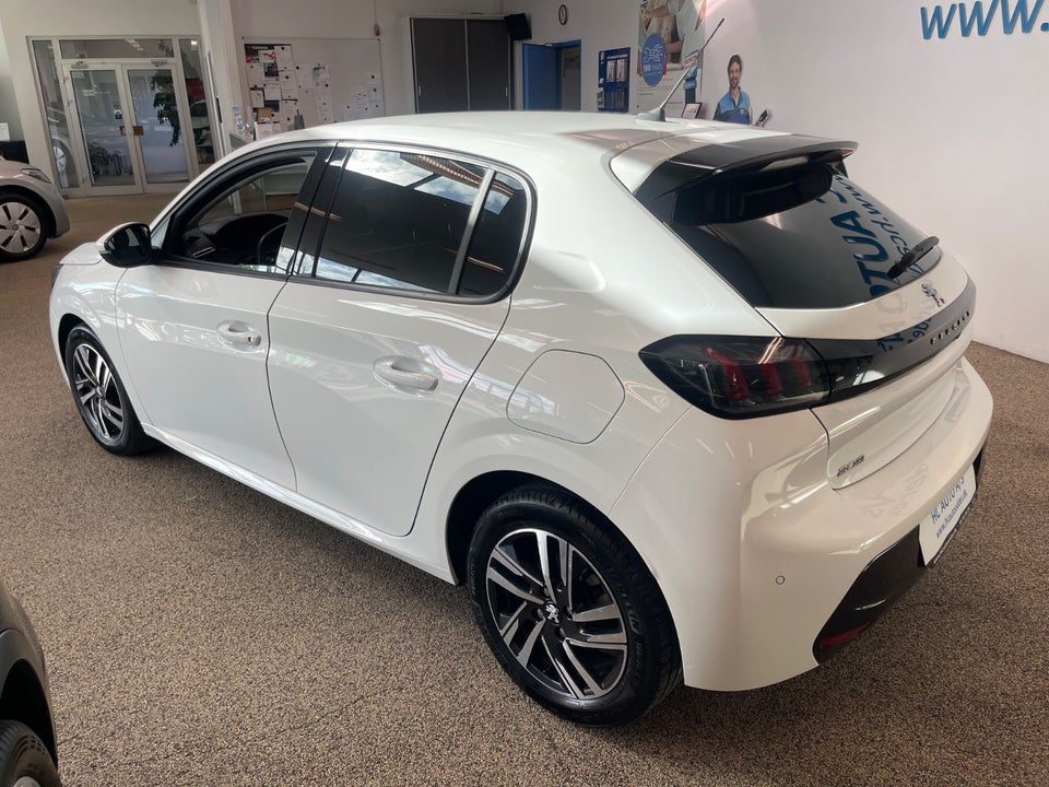 Peugeot 208 1,2 PureTech 100 Allure 5d