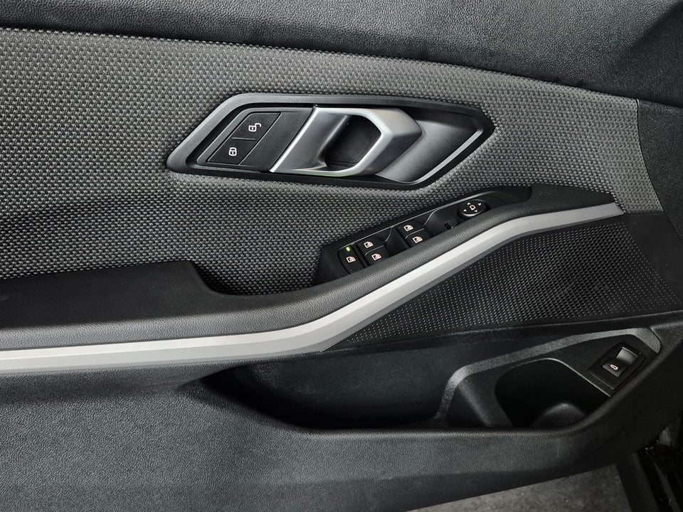 BMW 320d 2,0 Touring Connected aut. 5d