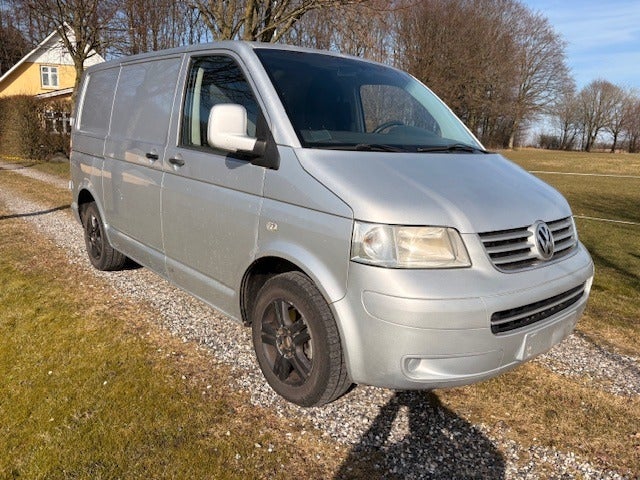 VW Transporter 2,5 TDi 130 Kassevogn aut. kort 4d