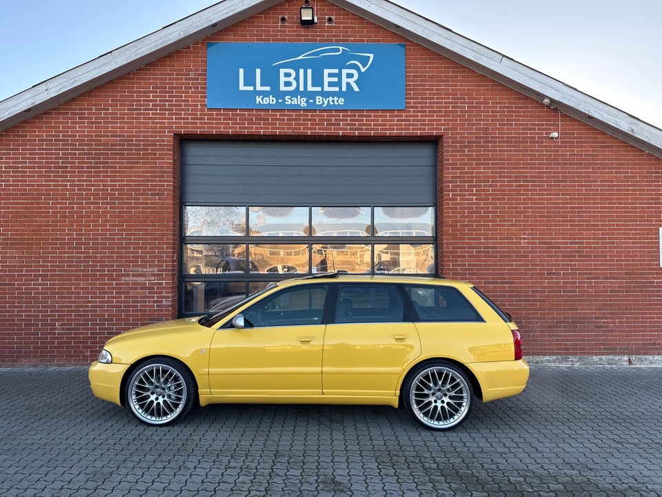 Audi S4 2,7 Avant quattro 5d
