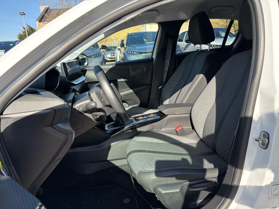 Peugeot 208 1,2 PureTech 100 Allure+ 5d