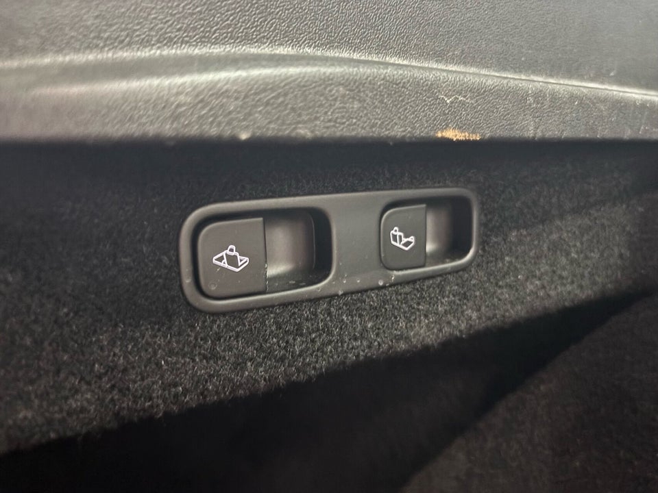 Tesla Model Y Long Range AWD 5d